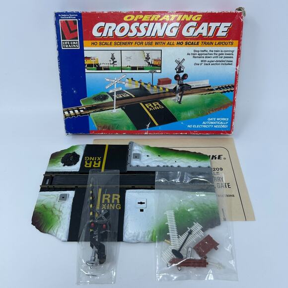 Operating Crossing Gate HO Scale Gauge Life Like 8209 Model Train Railroad - Picture 1 of 7
